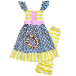 NEW Oopsie Daisy Gray Quatrefoil Dress & Triple Ruffle Leggings Set & Necklace